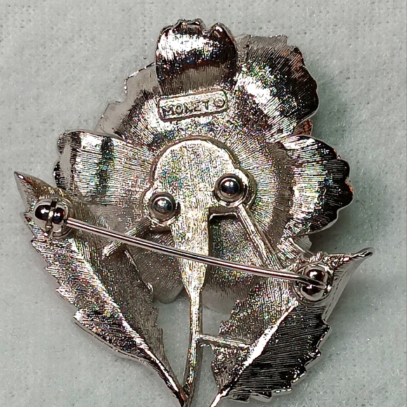 Beautiful Monet Vintage Silver Rose Pin. - Picture 3 of 5